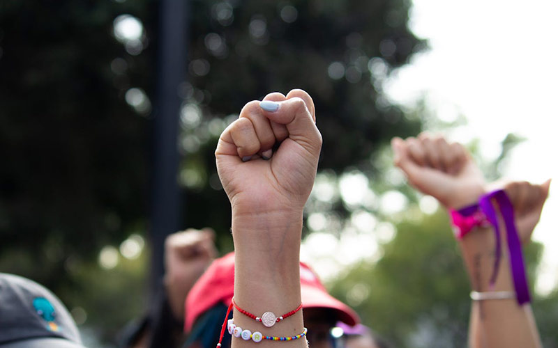 women fight for leaning disabilities